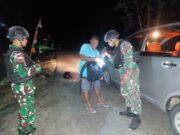 Ciptakan Rasa Aman, Satgas Pamtas Statis RI-PNG Yonif 122/TS Laksanakan Pemeriksaan Malam Hari di Jalur Lintas Jayapura-Wamen