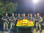 Satgas Yonkav 6/Naga Karimata Gagalkan Penyelundupan 10 Karung Beras di Perbatasan RI-RDTL