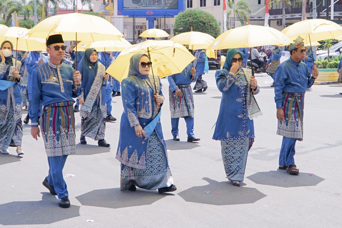 Tampil Memukau, Peserta Pawai Ta’aruf Rohil Tampilkan Ratib Togak dan Kompang Silat