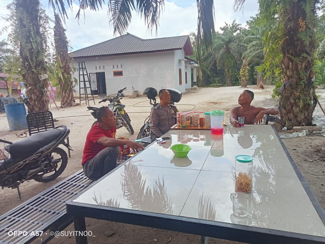 Bhabinkamtibmas Polsek lndrapura Cooling System Ajak Warga Ciptakan Harkamtinmas