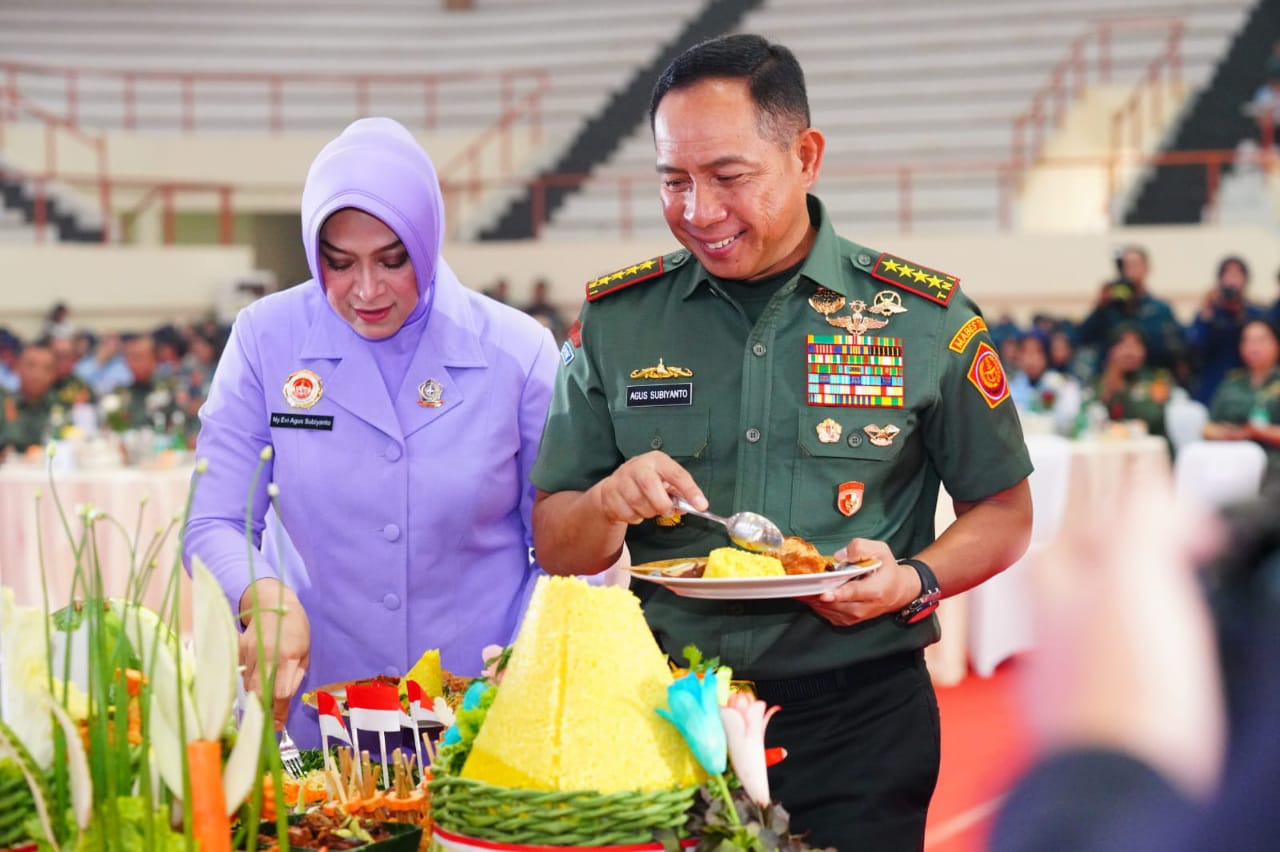 Panglima TNI Pimpin Apel Bersama Wanita TNI Tahun 2024