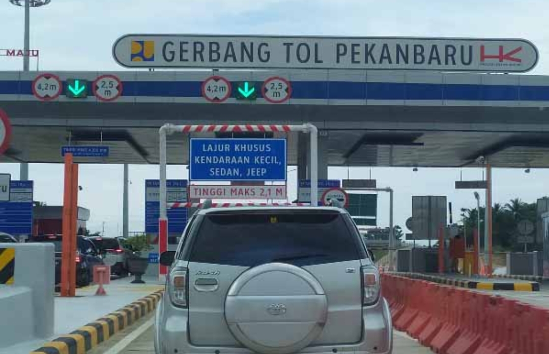 Antispiasi Kemacetan Puncak Arus Balik Libur Idulfitri, Semua Pintu Loket Tol Dibuka di Riau