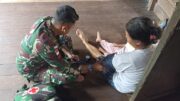 Satgas Pamtas RI-Malaysia Yonarmed 16/TK Laksanakan Pelayanan Kesehatan “Door to Door” di Perbatasan