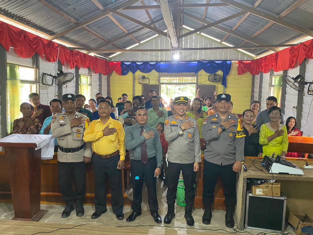 Polsek Kempas Lakukan Pengamanan Perayaan Kenaikan Yesus Kristus Tahun 2024 di Gereja dan Rumah Ibadah