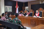 Bentuk Ketegasan Satgas Yonif 122/TS Mengawal Proses Hukum 4 WNA Asal Papua Nugini Pelanggar Batas Negara Indonesia