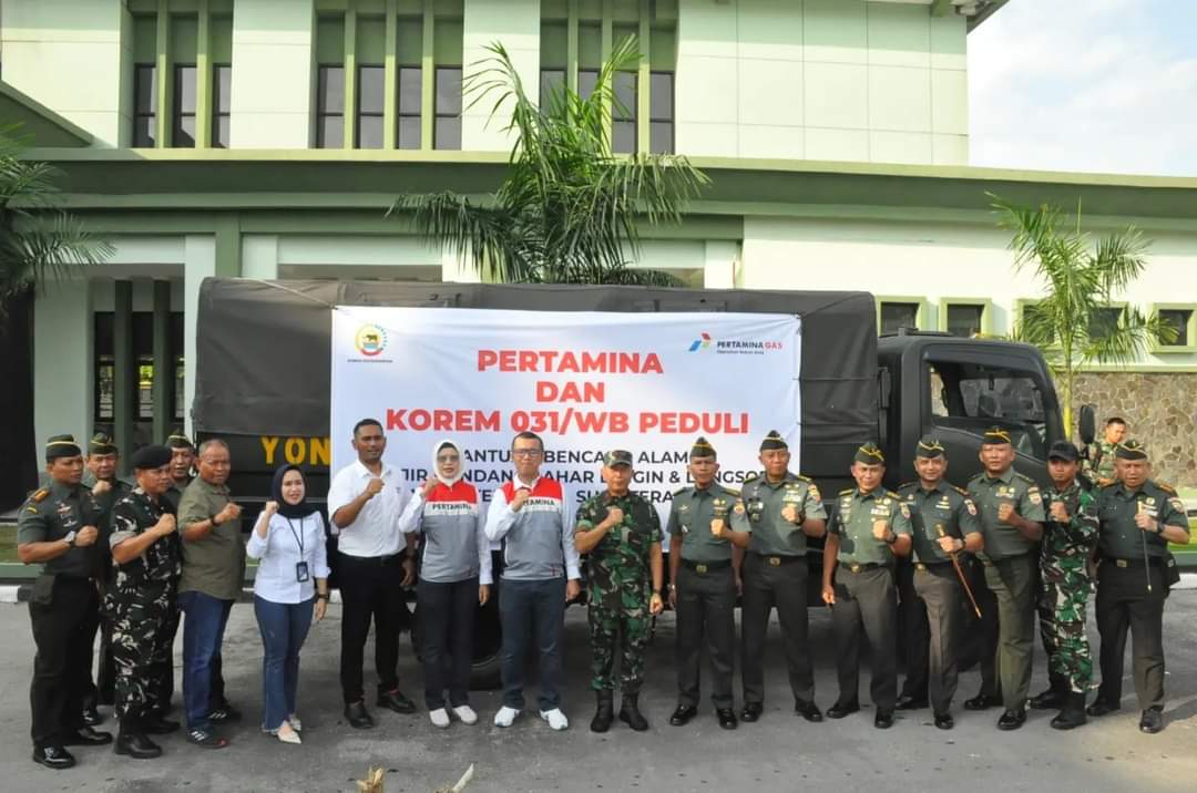 Danrem 031/Wira Bima Lepas Pemberangkatan Pengiriman Bantuan Kemanusiaan Ke Sumbar