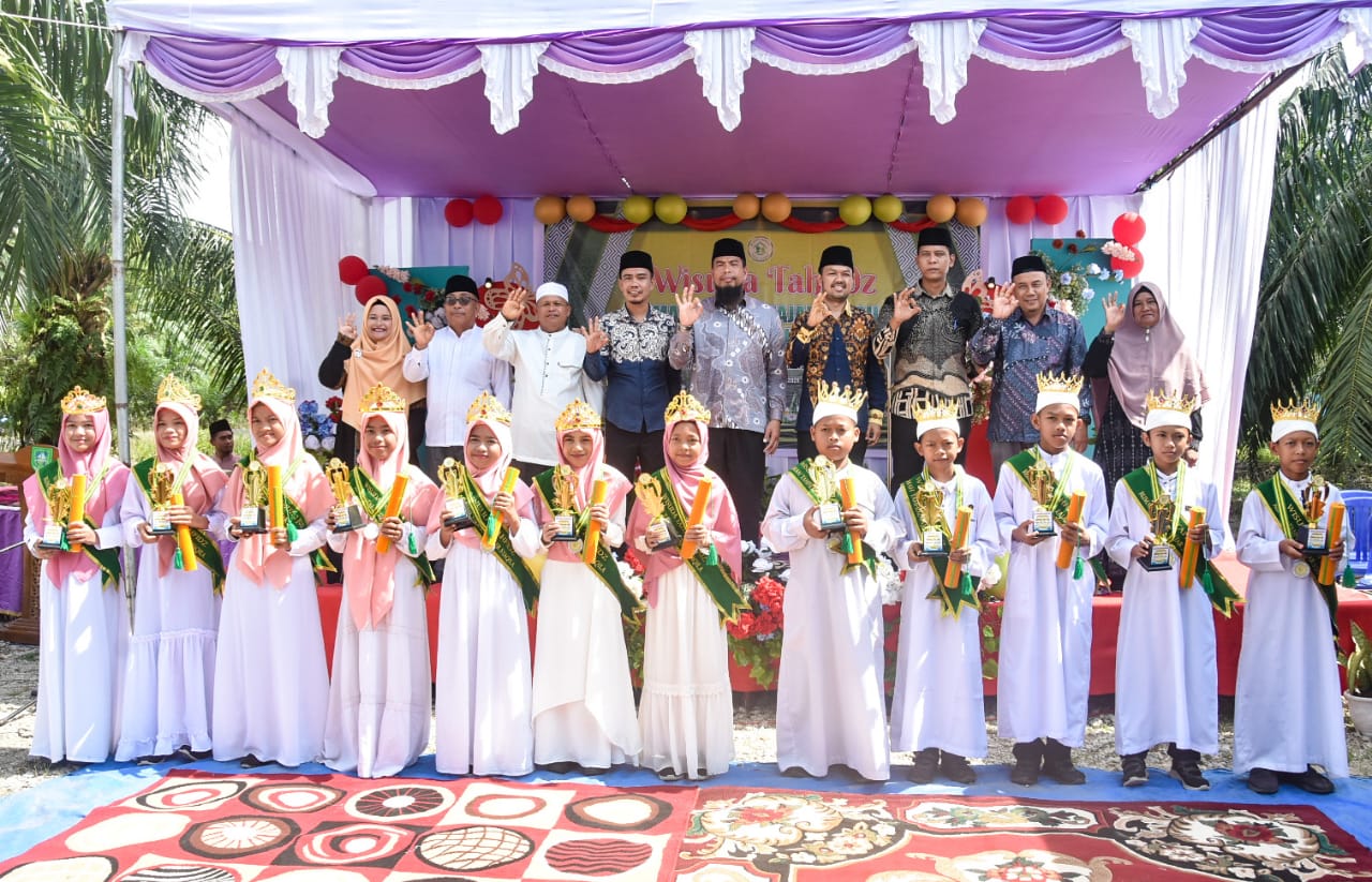 Wisuda Santri Rumah Tahfidz Fajar Syaqila, Bupati Bengkalis Minta Terus Jaga Hafalan