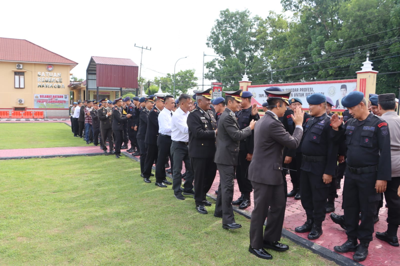 Kapolres Labuhanbatu Pimpin Apel Pelepasan Personel BKO Brimob di Polres Labuhanbatu