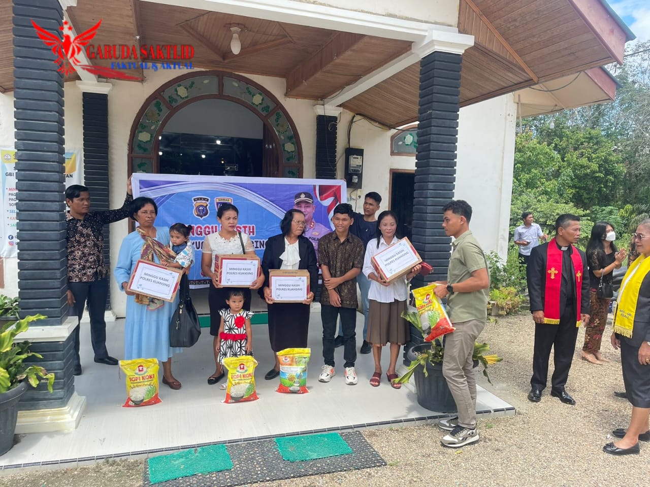 Sat Reskrim Polres Kuansing Gelar Minggu Kasih di Gereja GBI KNCC Teluk Kuantan