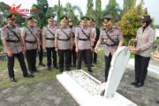 Polres Kampar Gelar Upacara Ziarah dan Tabur Bunga Dalam Rangka Hari Bhayangkara Ke-78