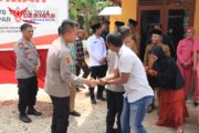 Baksos Dan Bansos Serentak Polres Kampar Tinjau Bedah Rumah Warga Pulau Rambai