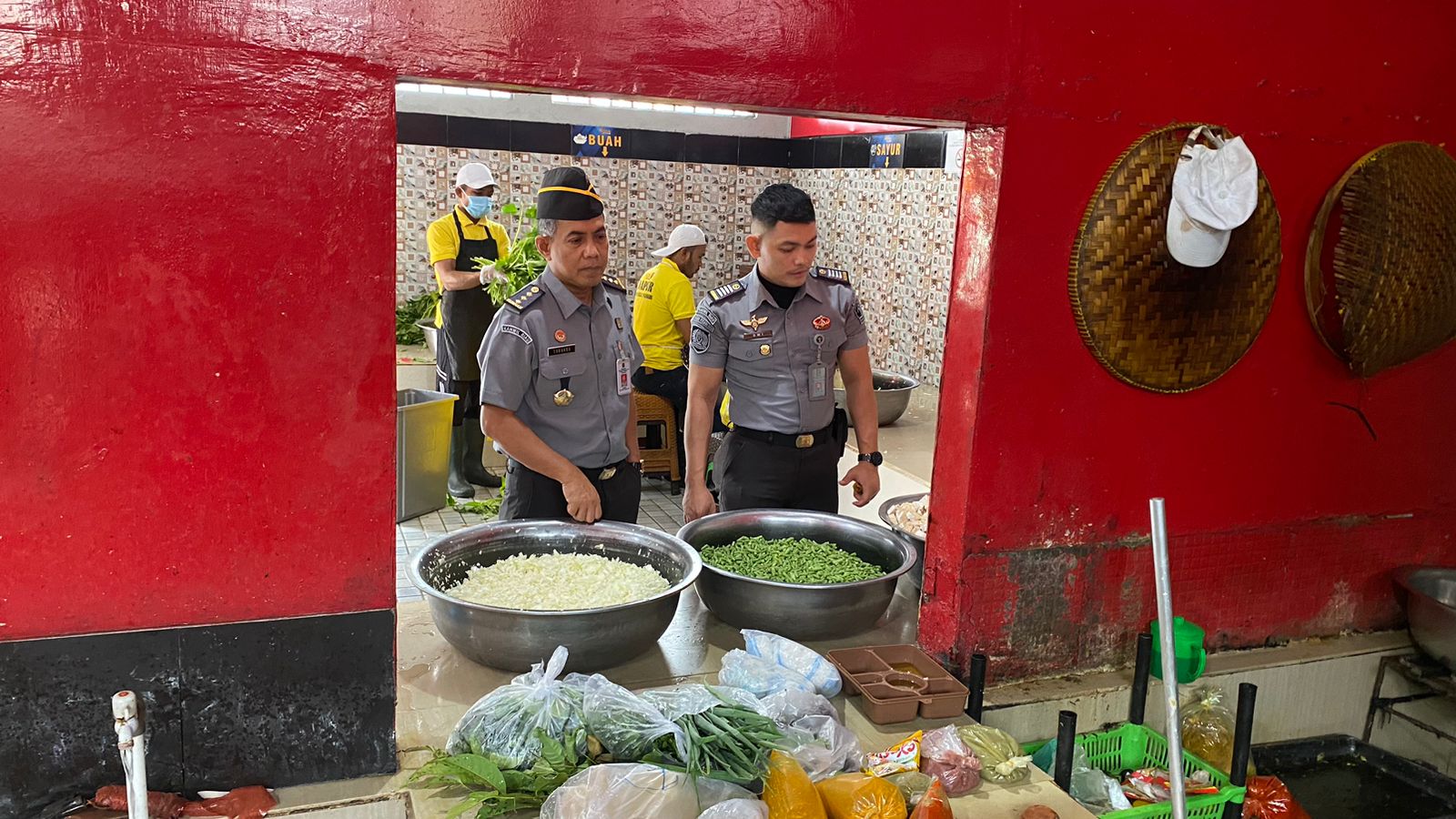 Selesai Pelaksanaan Apel Pagi, Plt Larutan Langsung Cek Kondisi Dapur Bedelau Rutan Pekanbaru