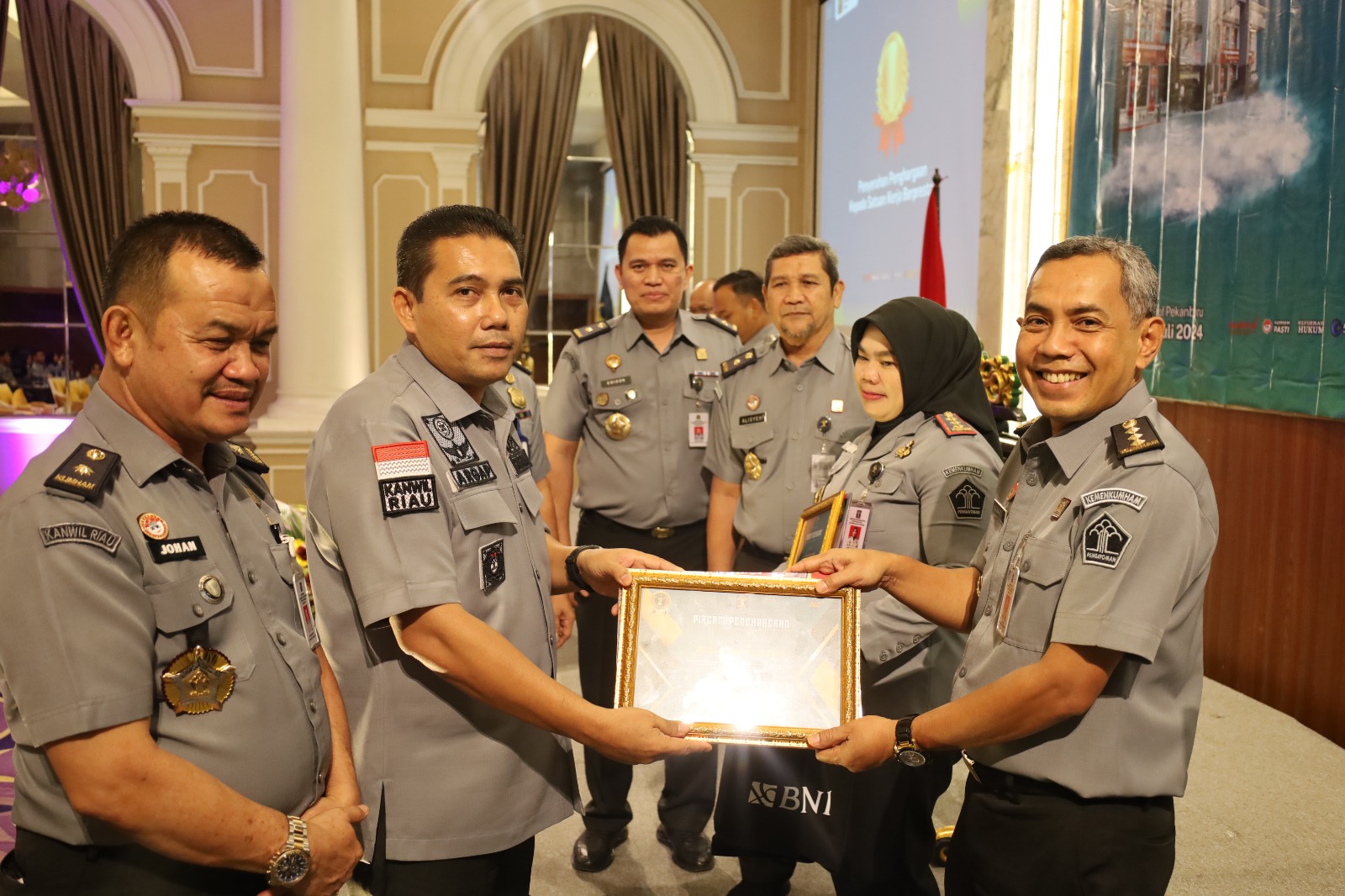 Rutan Pekanbaru Terima Penghargaan Penetapan Status Penggunaan Barang Milik Negara