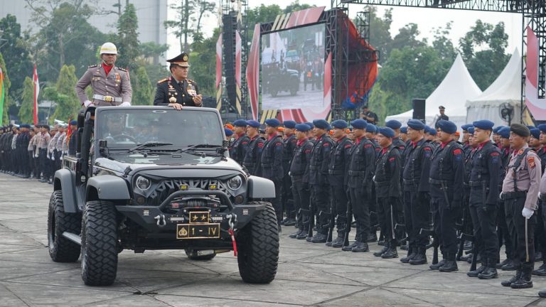 Pimpin Upacara Hari Bhayangkara ke-78, ini Pesan Kapolda Riau