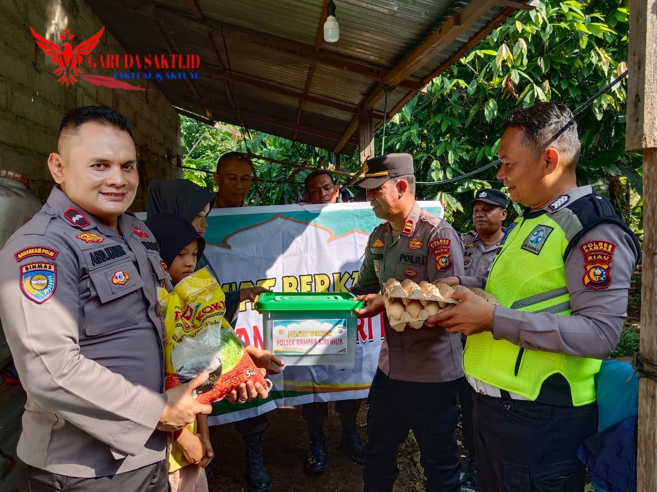 Salut.., Konsisten laksanakan Jumat Berkah Iptu Irwan Fikri Sambangi Masyarakat Ekonomi Lemah