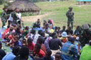 Minggu Kasih Yonif 323 Buaya Putih Makan Siang Bersama Masyarakat