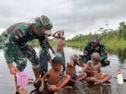 Satgas Yonif 125/SMB Didik Anak-Anak Papua Belajar Arti Menjaga Kebersihan Sejak Dini