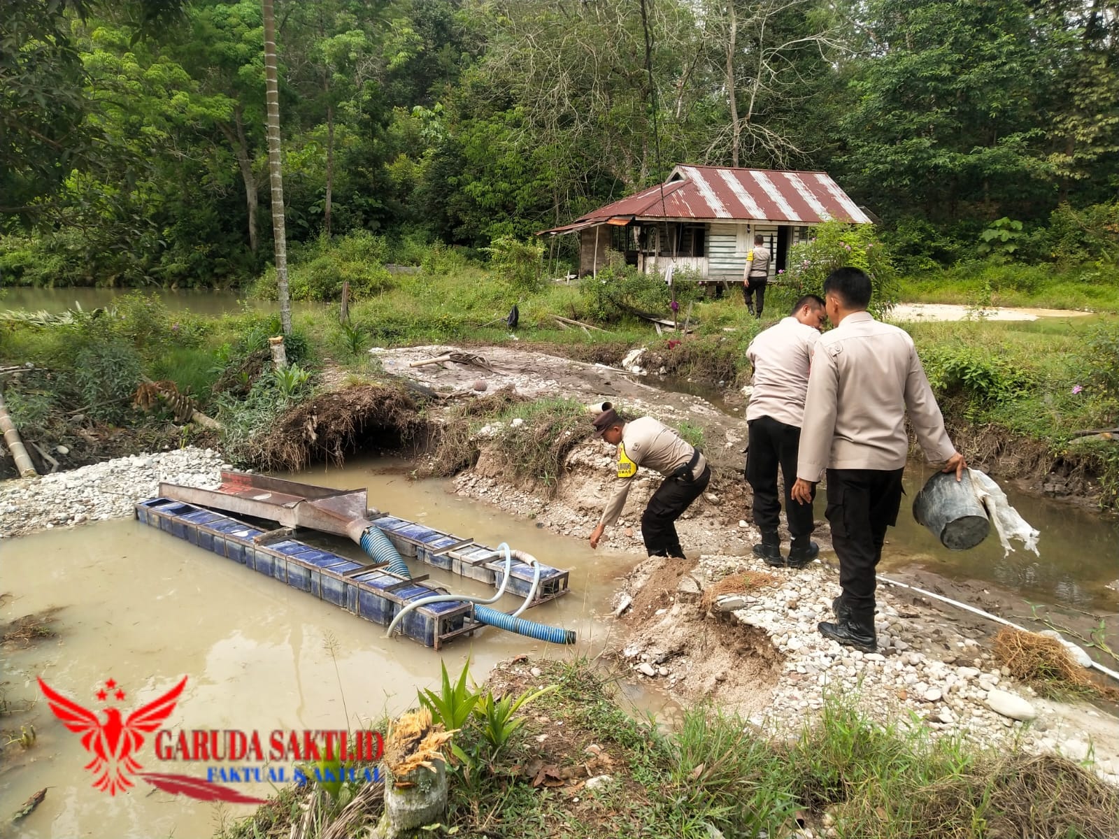 Polsek Kuantan Tengah Berhasil Musnahkan 7 (Tujuh) Unit Rakit PETI Jenis Sitingkai di Desa Beringin Taluk