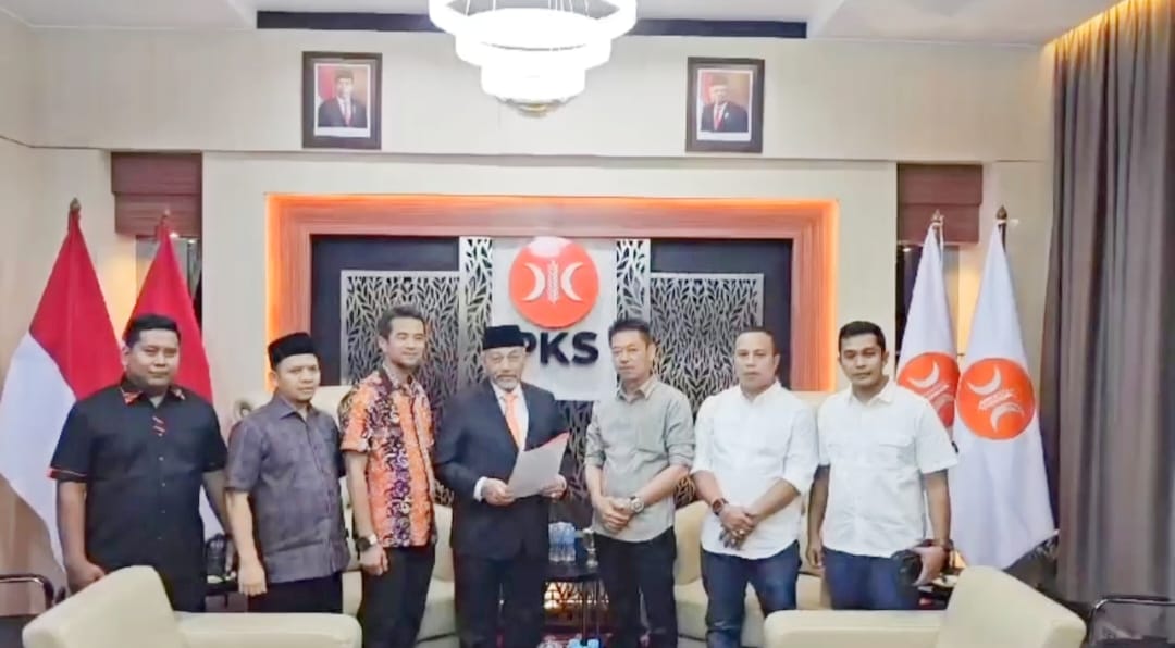 Pasangan Afrizal Sintong – Setiawan Resmi Terima SK dari DPP PKS Sebagai Bacalon Bupati dan Wakil Bupati Rohil