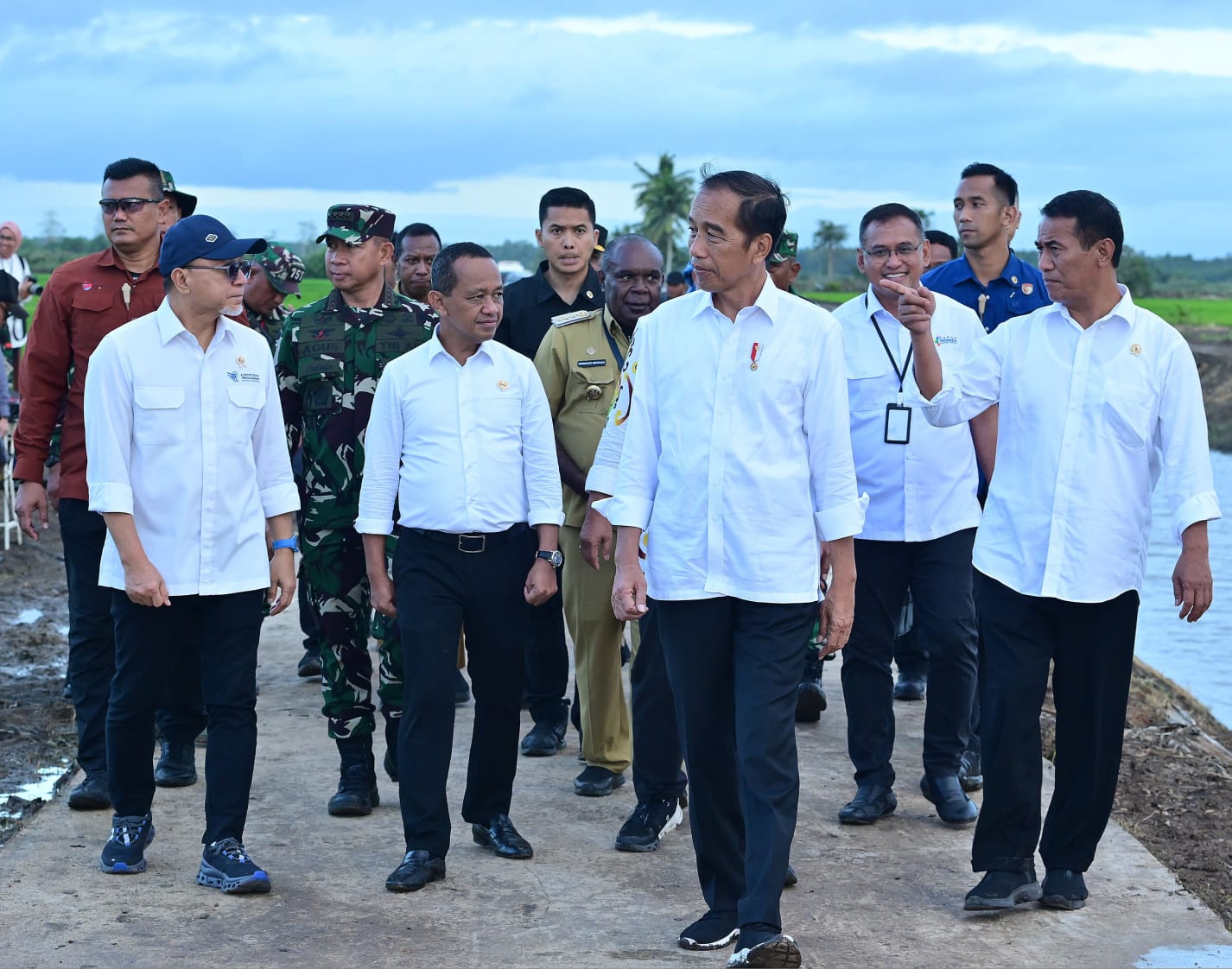 Panglima TNI Dampingi Presiden RI Tinjau Hanpangan Nasional di Merauke, Papua Selatan