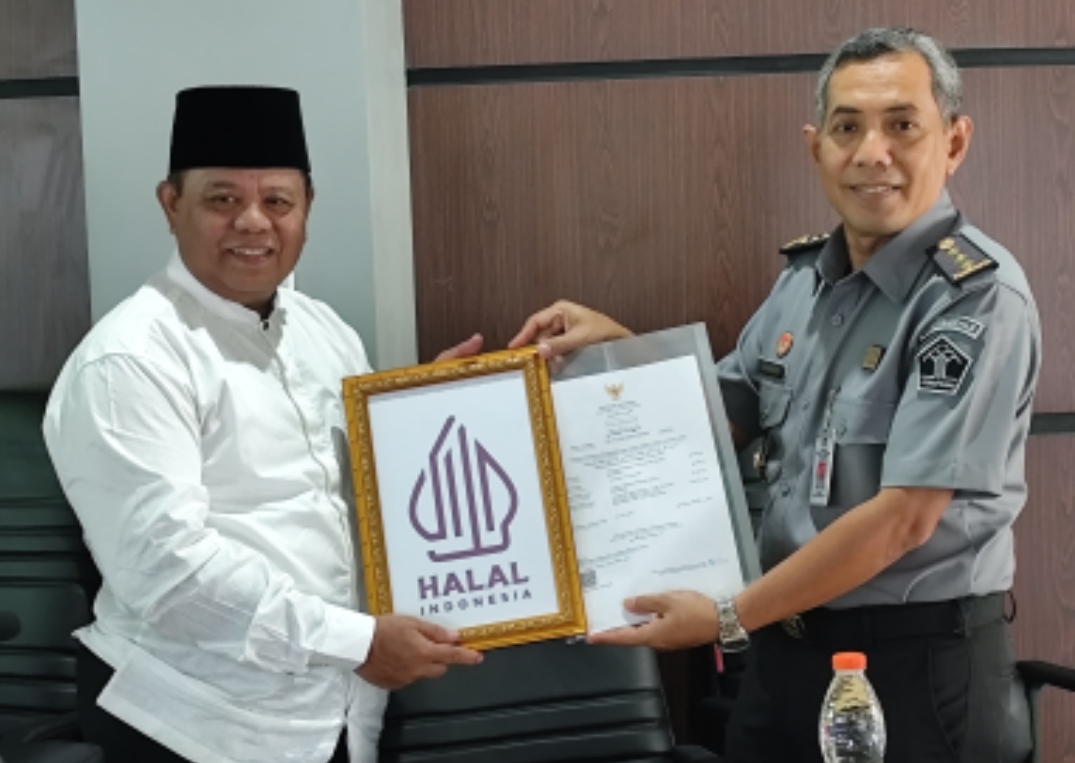 Selamat! Dapur Bedelau Rutan Kelas I Pekanbaru Terima Sertifikat Halal Dari MUI