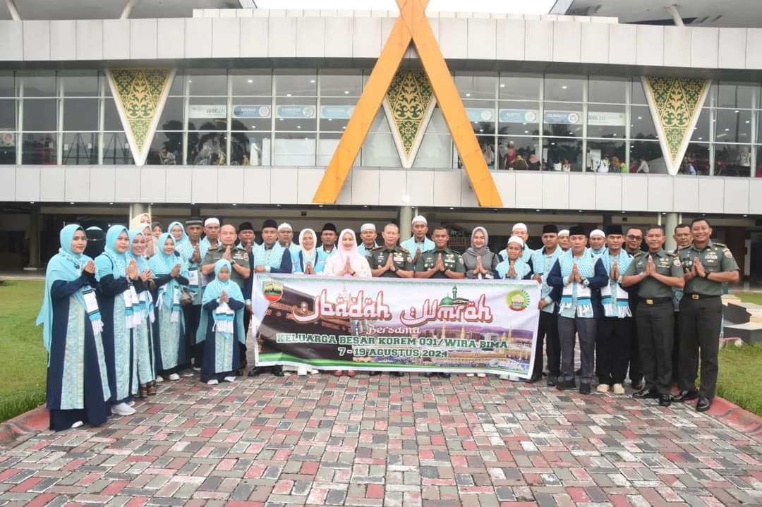 Danrem 031/WB Berangkatkan Umroh Prajurit Berprestasi