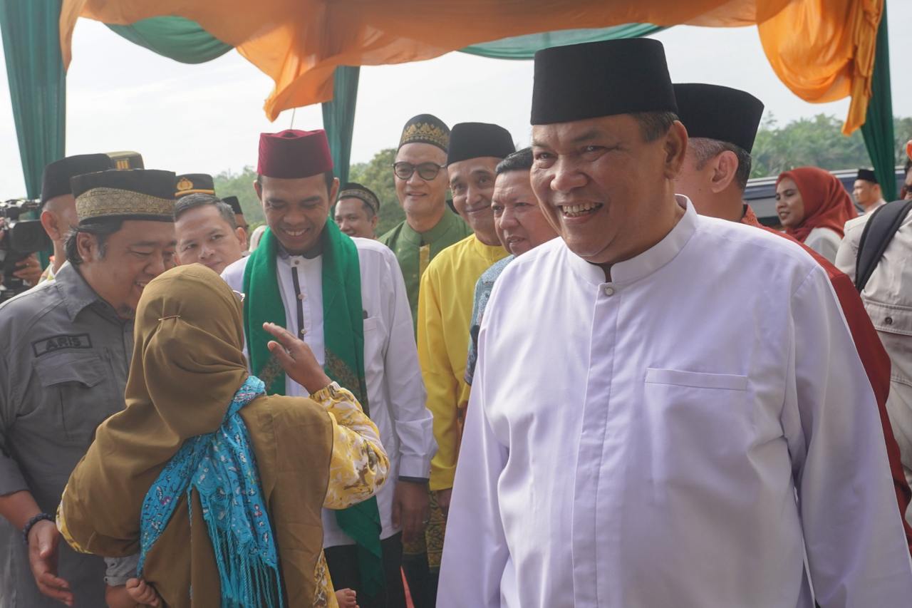 Bersama UAS, Pj Gubernur SF Hariyanto Resmikan Pesantren Ma’had Islam Riau