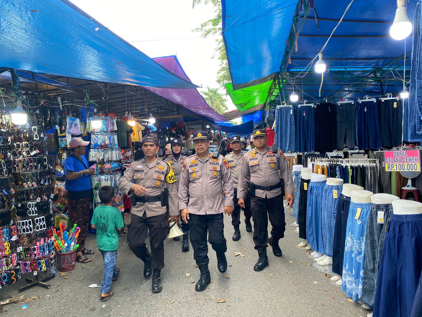 Sat Binmas Polres Kuansing Lakukan Himbauan Pengamanan di Tepian Narosa dalam Rangka Event Pacu Jalur Tradisional 2024