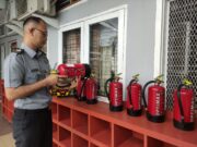 PERAWATAN DAN PENGECEKAN APAR SALAH SATU LANGKAH PREVENTIF ANTISIPASI KEBAKARAN PADA LAPAS PEKANBARU