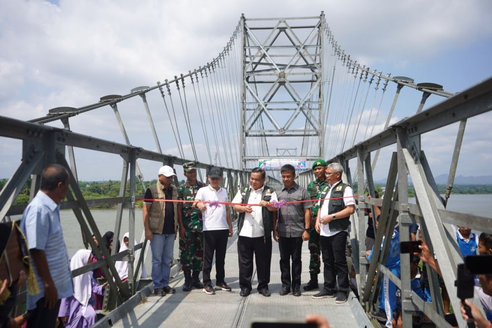 Jembatan Gantung di Sepungguk Salo Diresmikan, Pj Bupati Kampar: Terima Kasih Pj Gubri SF Hariyanto