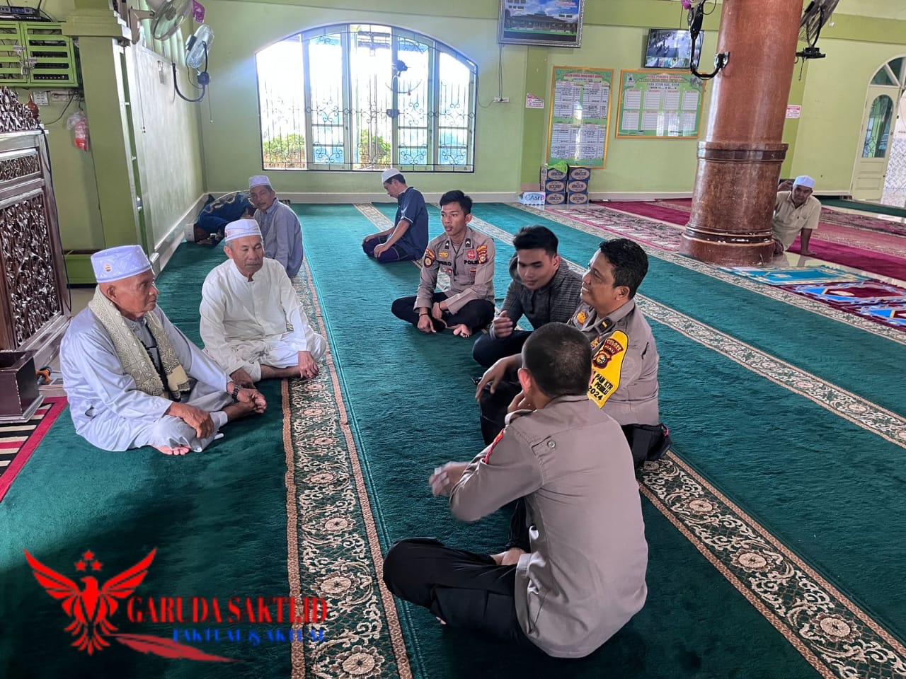 Usai Shalat Jumat, Satuan Samapta Polres Kampar Sampaikan Pesan Kamtibmas ke Jamaah Masjid