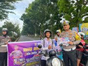Sat Lantas Polres Kuansing Bagikan Brosur dan Sosialisasikan Lomba Konten Video “Riau Adalah Kita” di Wilkum Polres Kuansing