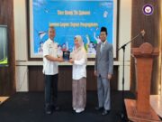 Ka.Bappenda Kab.Kampar Ir.Kholidah Berikan Penghargaan Pada Pemenang Lomba Cepat Tepat Perpajakan