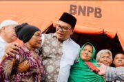 Cepat Tanggap, dr. Asri Ludin Tambunan Bantu Korban Kebakaran Pasar 9 Tembung