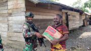 Warga Kokamu Sambut Tali Asih Sembako Habema