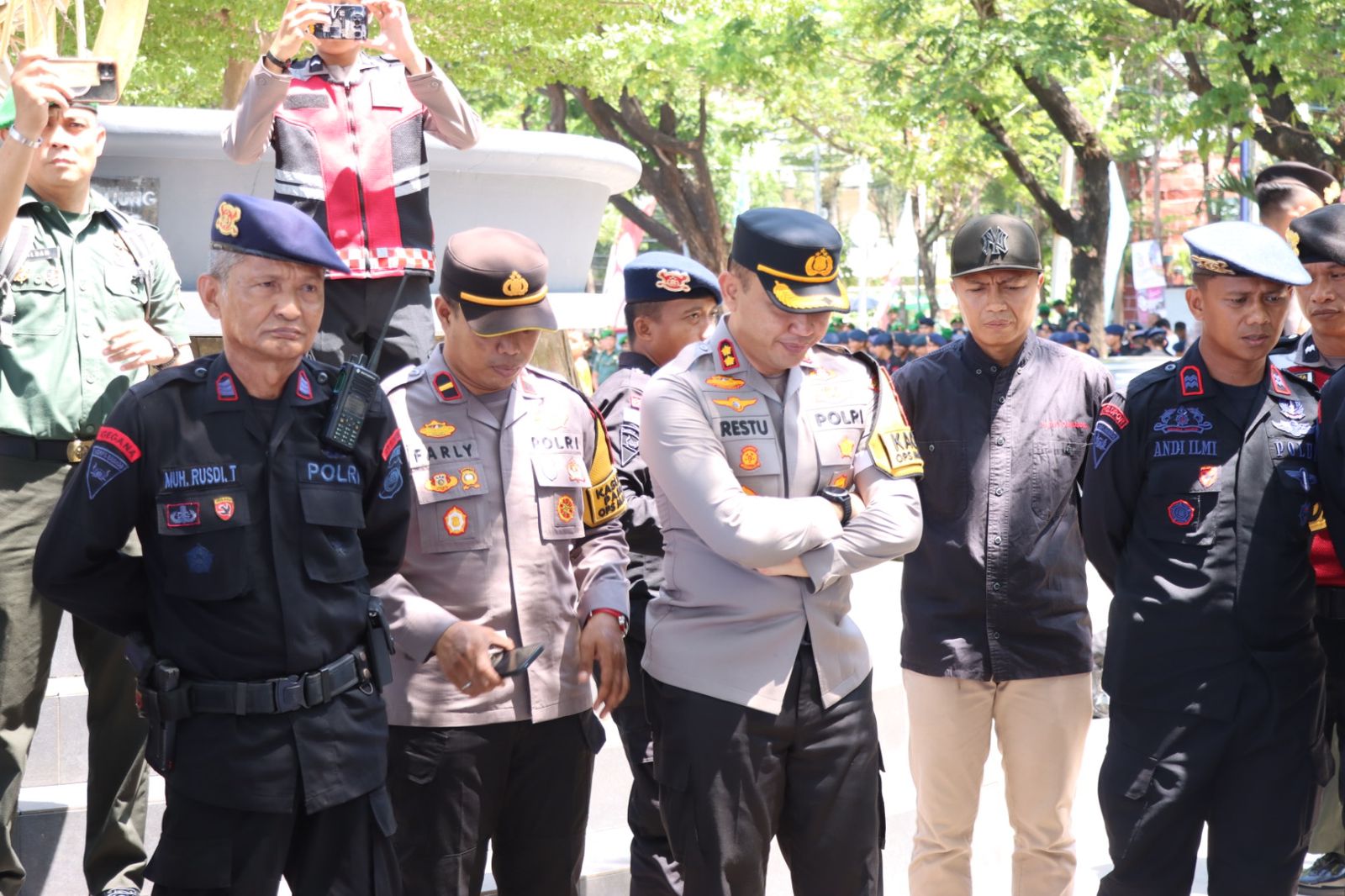 Kapolres Pelabuhan Makassar Pimpin Langsung Personilnya Pengamanan Kampanye Akbar di Tugu MNEK