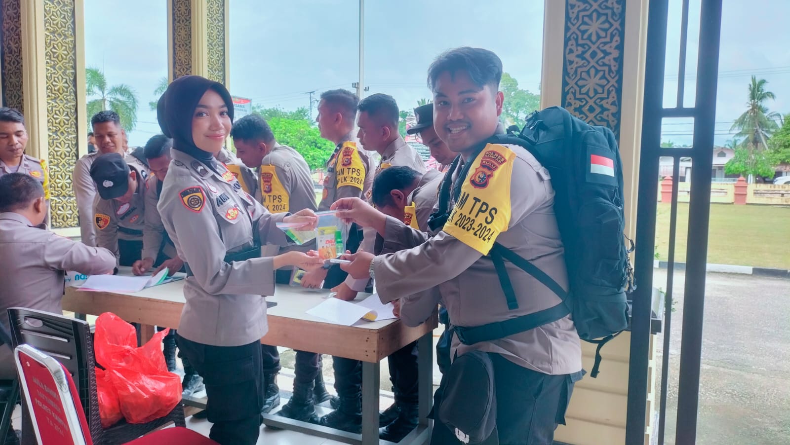 Bid Dokes Polres Kampar Siap Dukung Keamanan Personel, Bagikan Bekal Kesehatan untuk PAM TPS Pilkada 2024