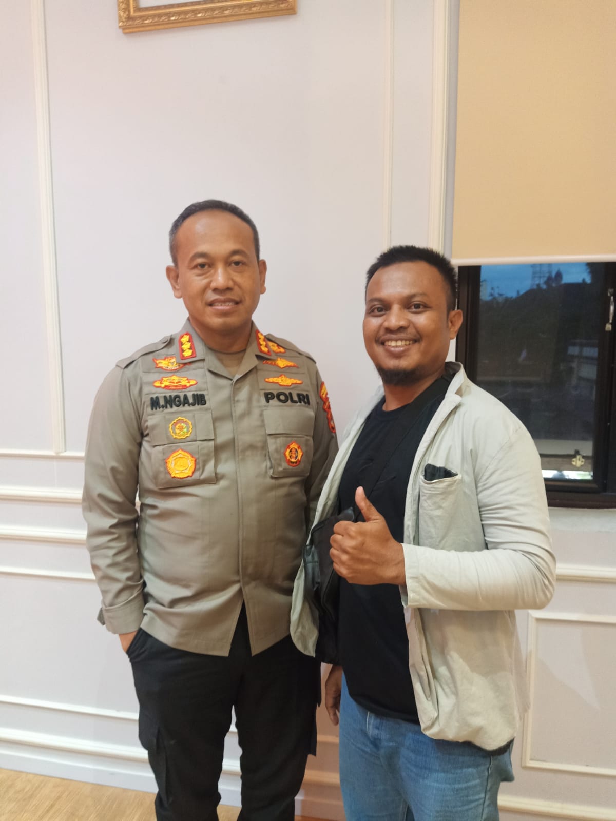 Aswar Mengucapkan Selamat HUT ke-53 Tahun Pada Bpk Kapolrestabes Makassar, Kombes Pol Dr. Mokhammad Ngajib, S.I.K., M.H.