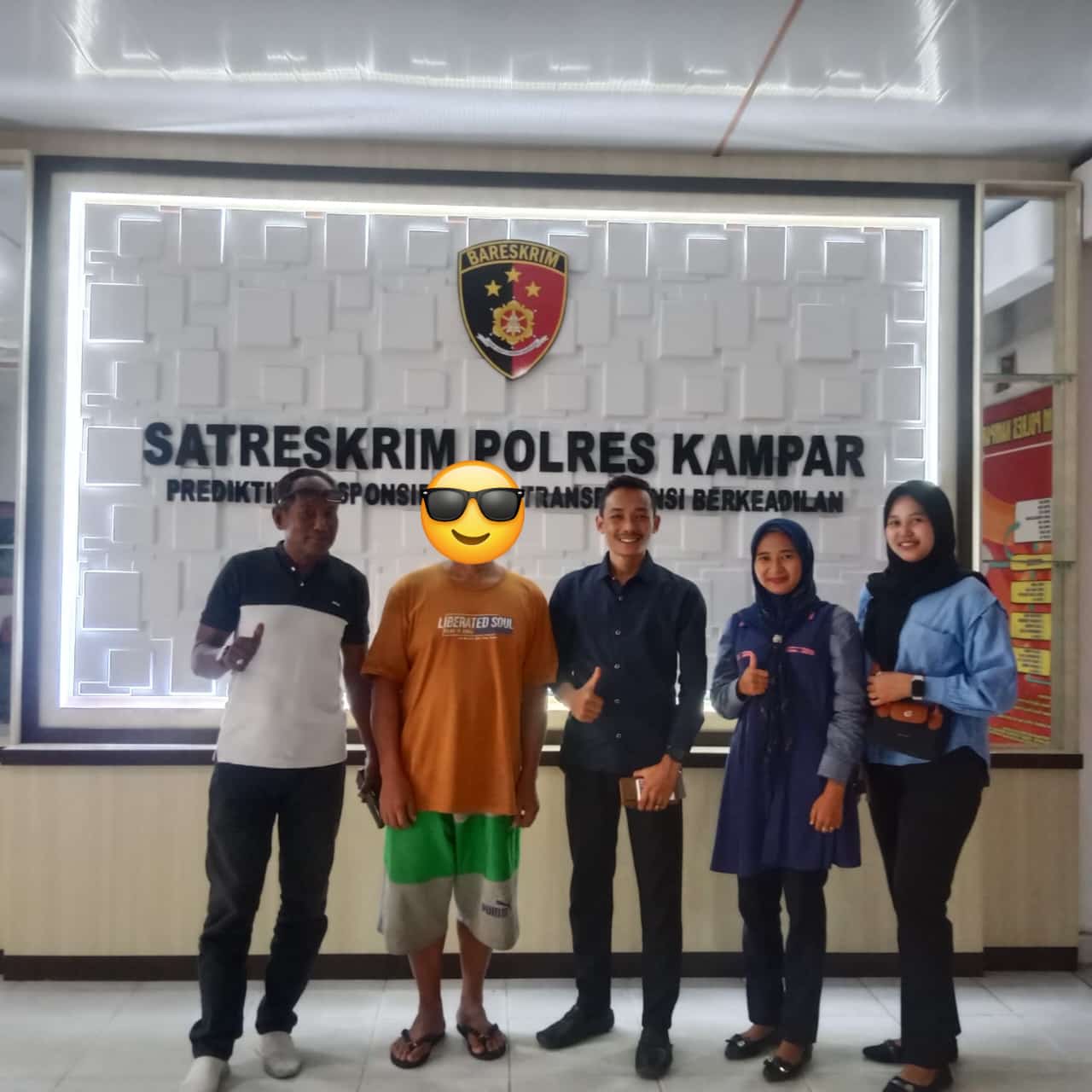 Salah satu Masyarakat Kampar KELUAR DAN BEBAS DARI TAHANAN dengan jalur Restorative Justice oleh ADVOKAT MUDA KAMPAR ZULFADLI, S.H Kampar Bersama Tim