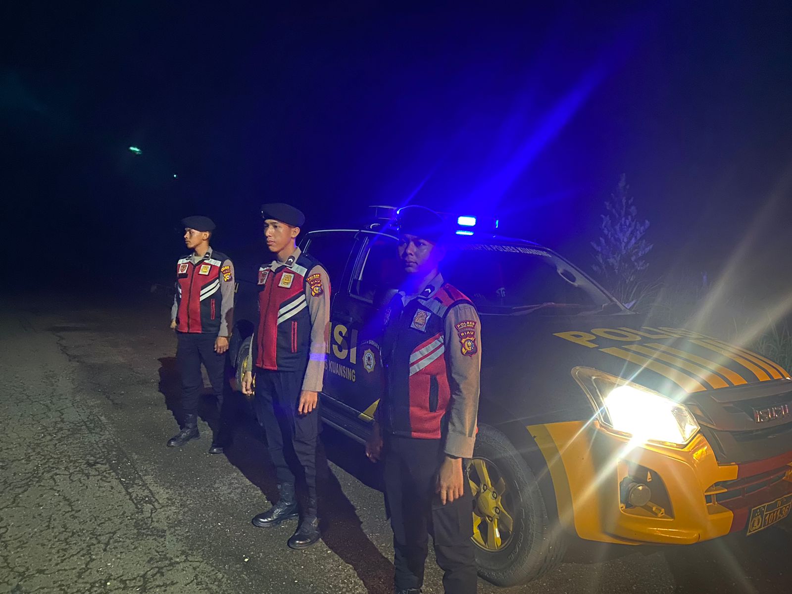Patroli Blue Light Sat Samapta Polres Kuansing Antisipasi Gangguan Kamtibmas Jelang Nataru di Teluk Kuantan