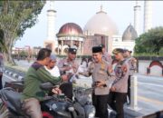 Kapolres Kampar Bagi-bagi Takjil di Bulan Ramadan, Tunjukkan Kepedulian dan Jaga Kamtibmas!