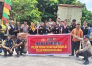 Polsek Payung Sekaki dan Komunitas Jum’at Berkah Salurkan Bantuan untuk Korban Banjir