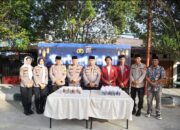 Polres Kampar dan BEM Universitas Pahlawan Berbagi Kebahagiaan di Bulan Ramadan