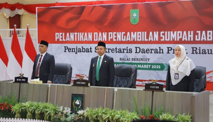 Gubernur Riau Lantik Ir. H. M. Taufiq Oesman Hamid sebagai Penjabat Sekda Provinsi Riau