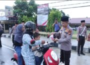 Polres Kampar Berbagi Kebahagiaan di Bulan Ramadan, Bagikan Takjil Gratis untuk Masyarakat