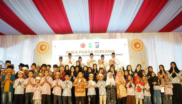 POLDA RIAU GELAR BUKA PUASA BERSAMA TNI-POLRI dan FORKOPIMDA PROVINSI RIAU