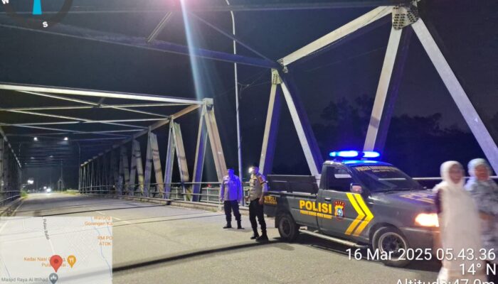 Polsek Bangkinang Barat Bangun Keakraban, Gelar “Subuh Keliling” dan Bagikan Makanan di Desa Empat Balai