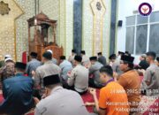 Kabag Ops Polres Kampar Pimpin Shalat Tarawih Berjamaah di Masjid Baitul Mukminin, Jaga Keamanan dan Tingkatkan Keimanan Personel