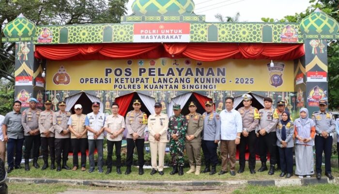Polres Kuansing Kunjungan Bersama Forkopimda Kab Kuansing ke Pos Pelayanan Lebaran 2025 di Kecamatan Kuantan Tengah Kabupaten Kuansing
