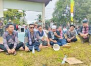 Laksanakan Ziarah Kubur, RT/RW dan Pemuda Lingkungan Teratak, Trus Membudayakan Tradisi Ziarah Kubur Aghi Ghayo Onam 1446 H/2025 M